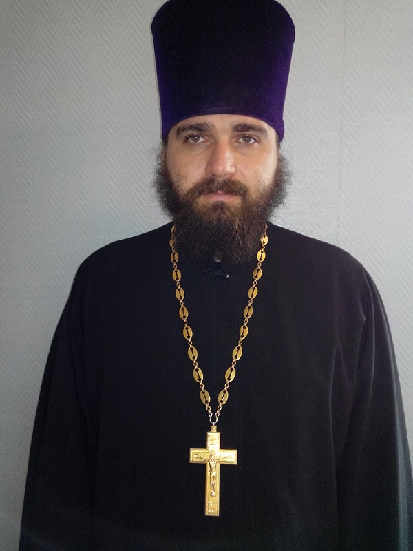 http://soltsy.orthodoxy.ru/2_parishes_files/shimsk_files/fr_pavel_klinovoi_2014.jpg